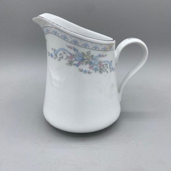 Rosepoint by Fairfield Fine China Pattern Floral w/Ribbon Creamer - Picture 1 of 4